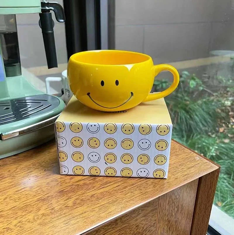 JoySip – Verspielt Keramiktasse mit Smiley-Gesicht für einen glücklichen Start