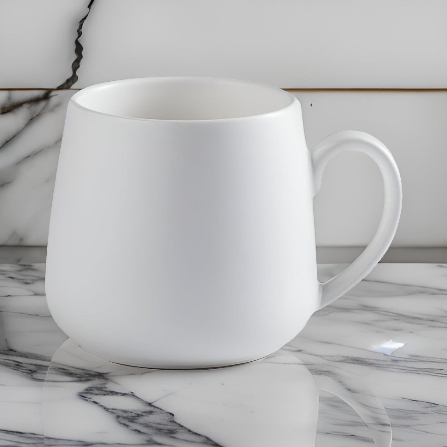 Vollfarbiger matter Kaffeebecher