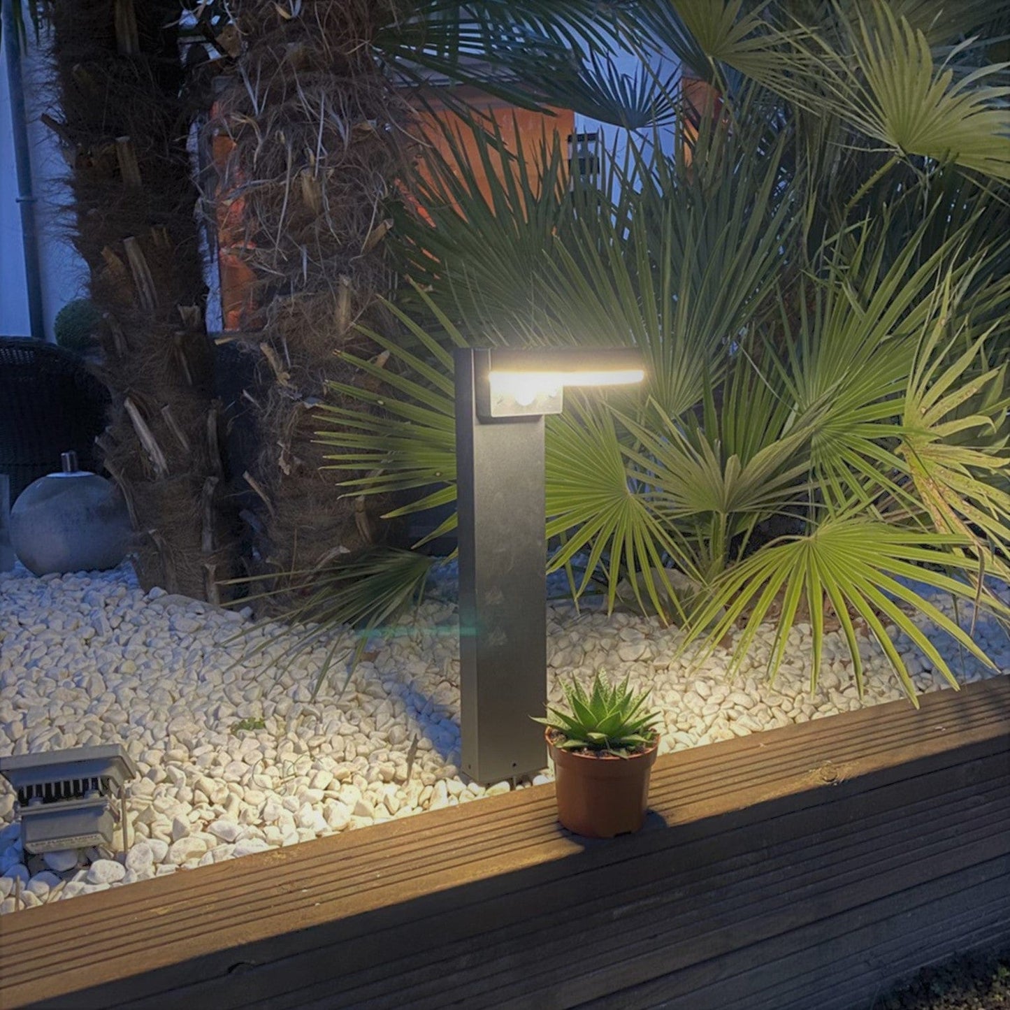 Solar-Wandlampe Außen mit Bewegungsmelder und monokristallinem Solarmodul