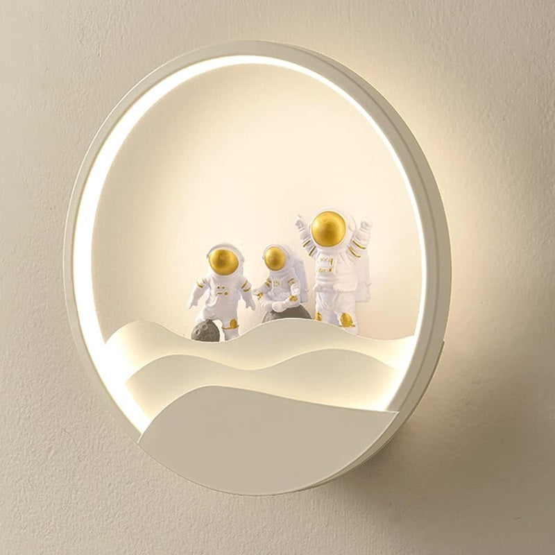 Astronaut Wandleuchte mit TriColor LED Licht - 11" x 11"