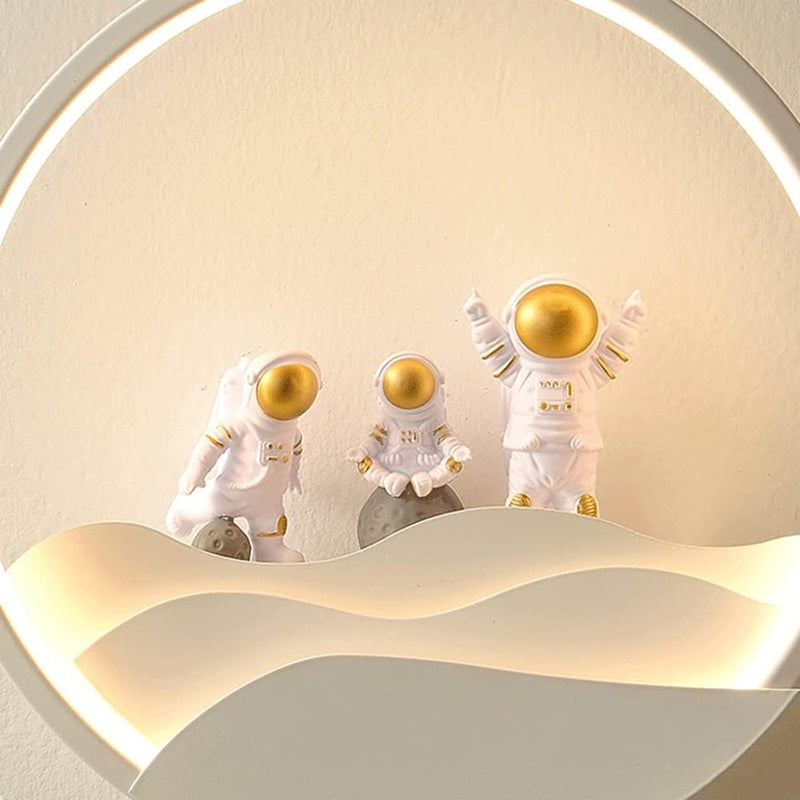 Astronaut Wandleuchte mit TriColor LED Licht - 11" x 11"