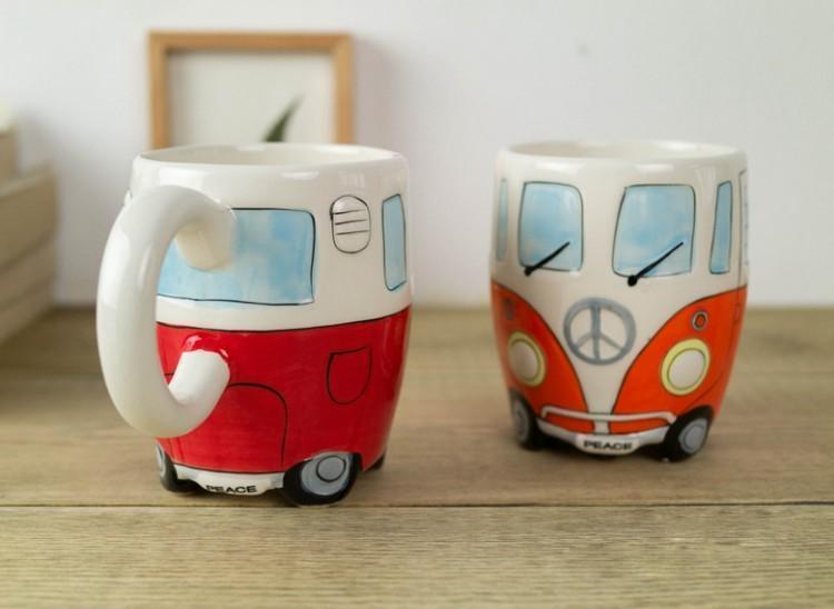 GroovyVibes – Retro Hippie Bus Kaffeetasse aus nachhaltiger Keramik