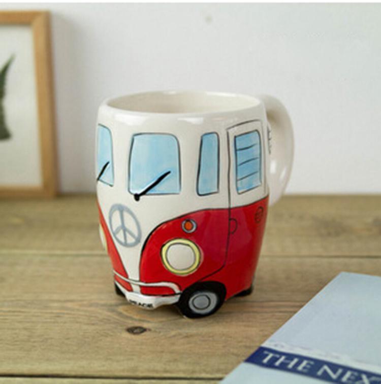 GroovyVibes – Retro Hippie Bus Kaffeetasse aus nachhaltiger Keramik