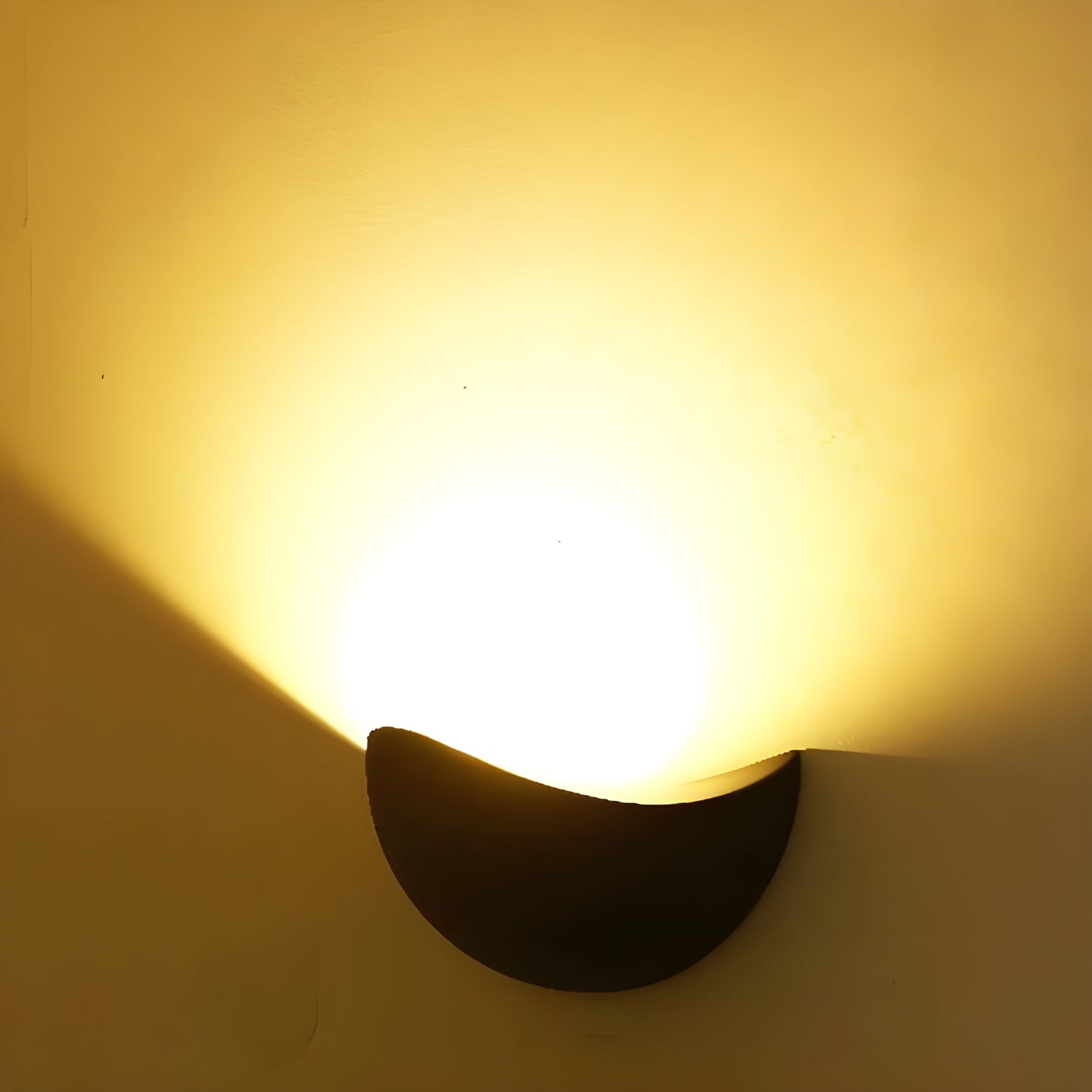 Garduru Light - Minimalistische halbkreisförmige LED-Wandleuchte