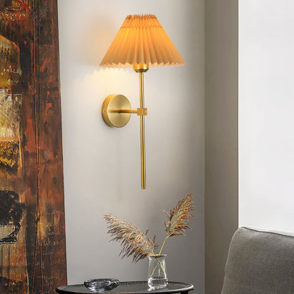 Garduru Vintage Wandlampe | Plissee-Stoffschirm | Eleganter Arm | Klassische Beleuchtung