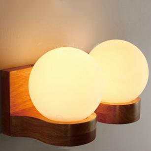 Garduru Nordic Wandlampe | Massivholz & Kugeldesign | 1/2-flammig | Dekorative Beleuchtung