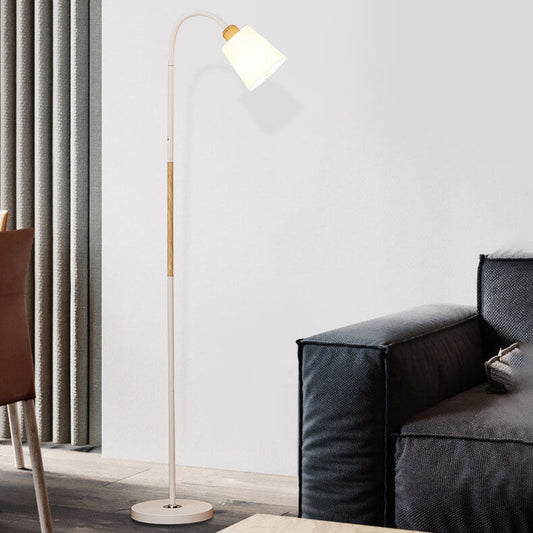 Garduru Stehlampe | Minimalistisches Design aus Eisen | Moderne Stehleuchte für Wohnzimmer & Büro