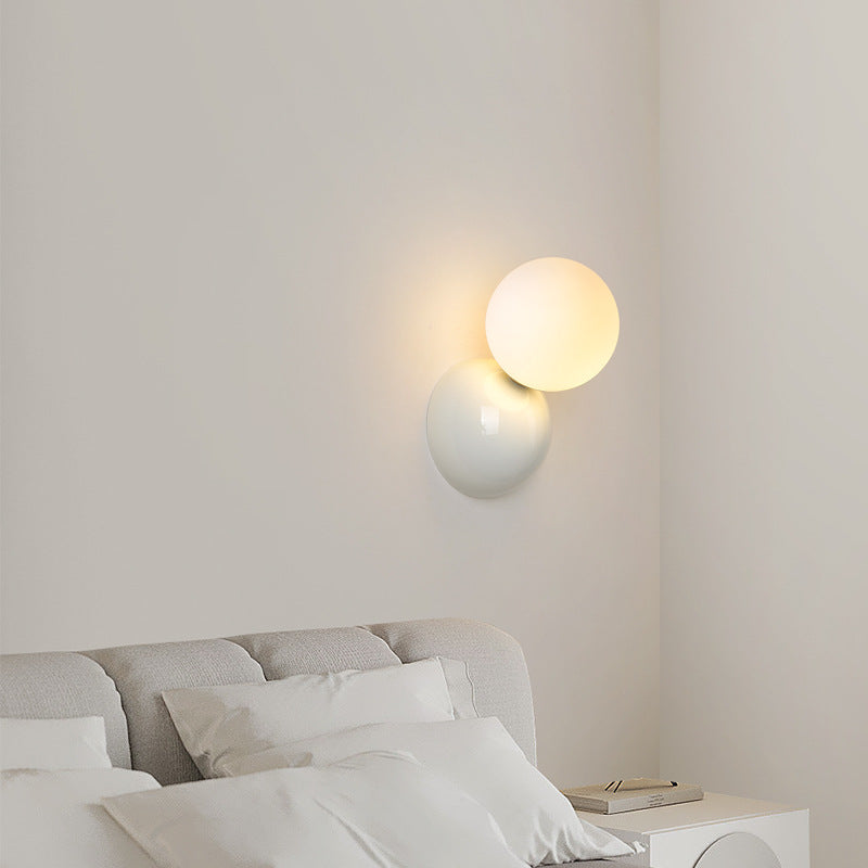 Moderne LED-Innenwandleuchte Nova aus schwarzem/weißem Metall für das Wohnzimmer