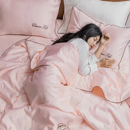 Seiden-Decke mit kühlendem Effekt – Atmungsaktiv, hypoallergen und elegantes Design für warme Nächte