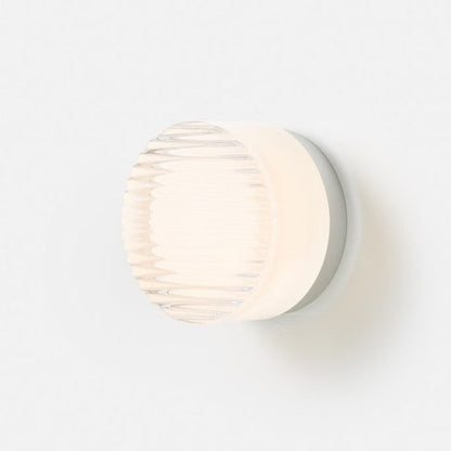 Moderne runde LED Wandleuchte – Sanftes Licht mit Glasdiffusor Mylk für Wohnzimmer und Schlafzimmer