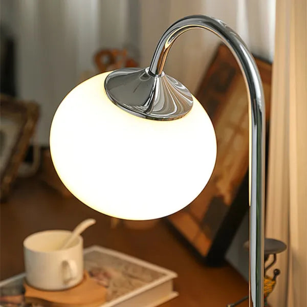 Tischlampe Marshmallow - Modernes Design aus Metall und Glas mit sanfter Beleuchtung