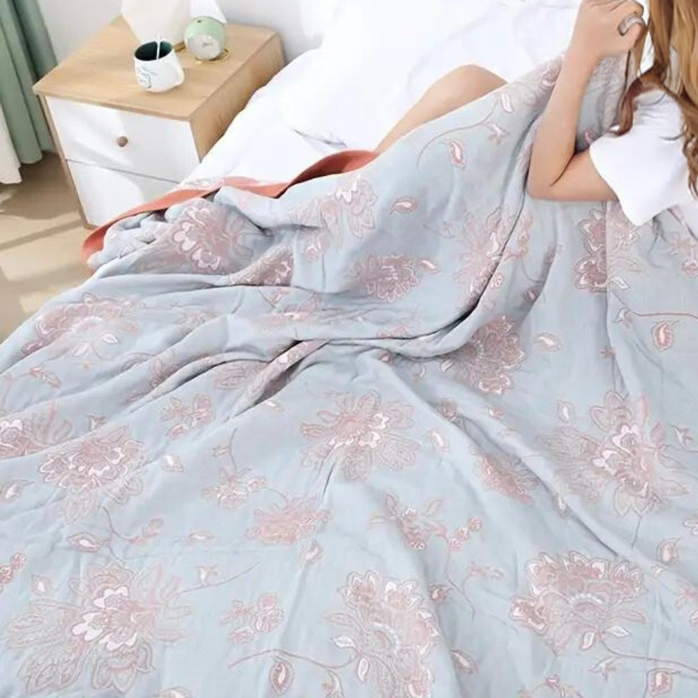 Blossom Haven – Luxuriöse Baumwolldecke mit Fünfschichtigem Mesh-Struktur