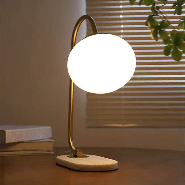 Tischlampe Marshmallow - Modernes Design aus Metall und Glas mit sanfter Beleuchtung