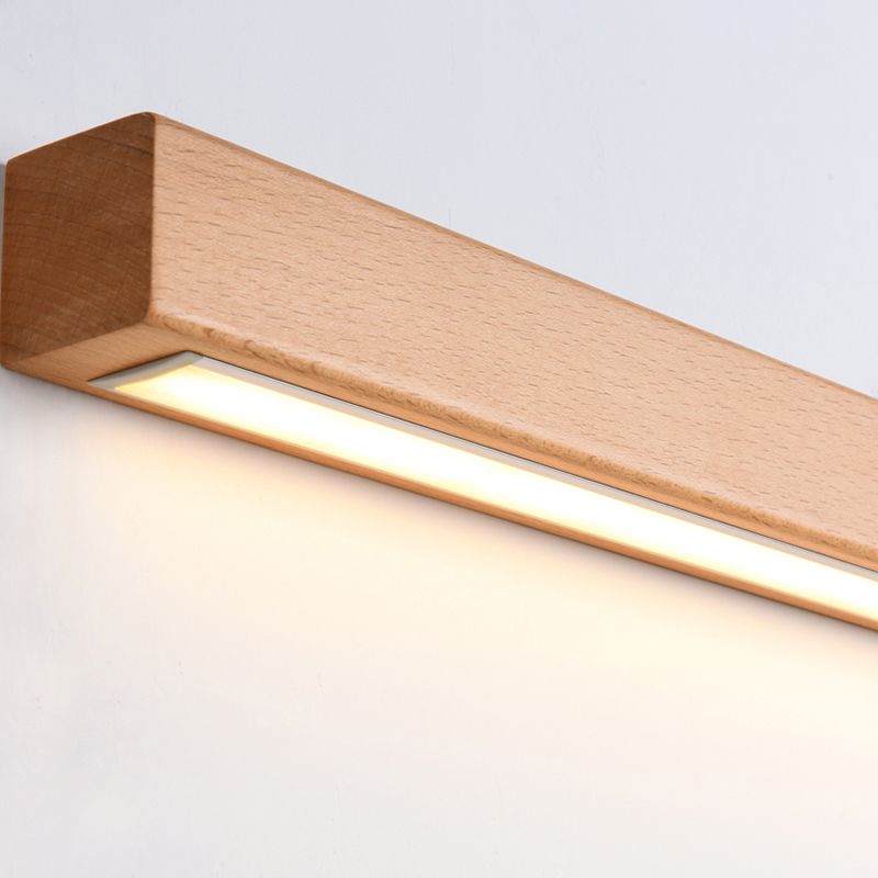 Wandlampe mit linearem Holzspiegel