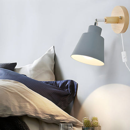 Wandleuchte mit Holzakzent für das Schlafzimmer