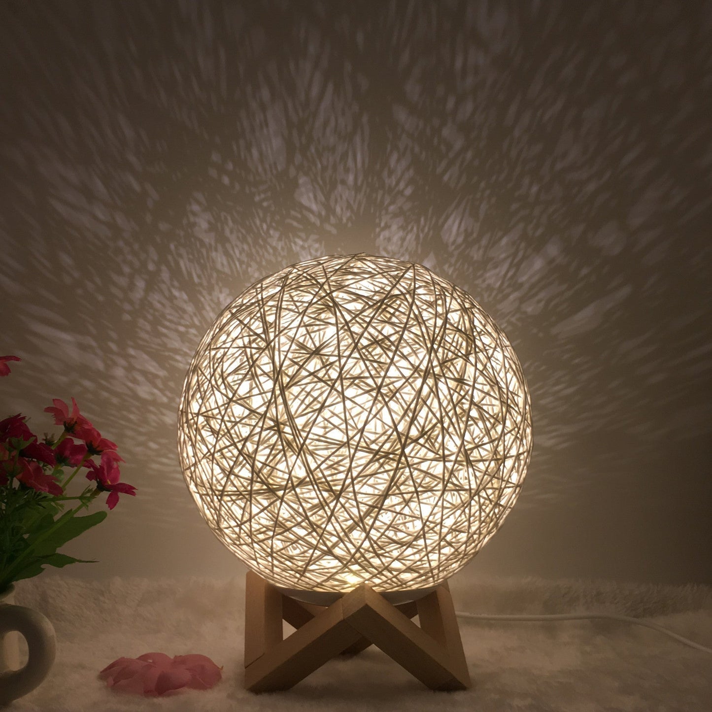 Garduru-Rattan-Tischlampe