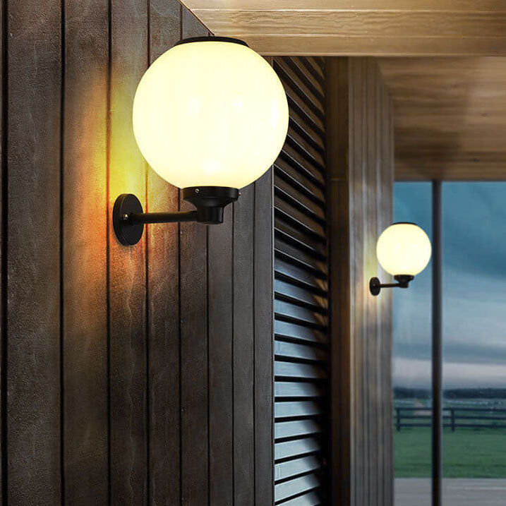 Garduru-betriebene LED-Globus-Wandleuchte – Elegante Außenlampe für Wege & Eingänge