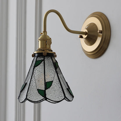 Wandleuchte mit vintage Glas-Schirm