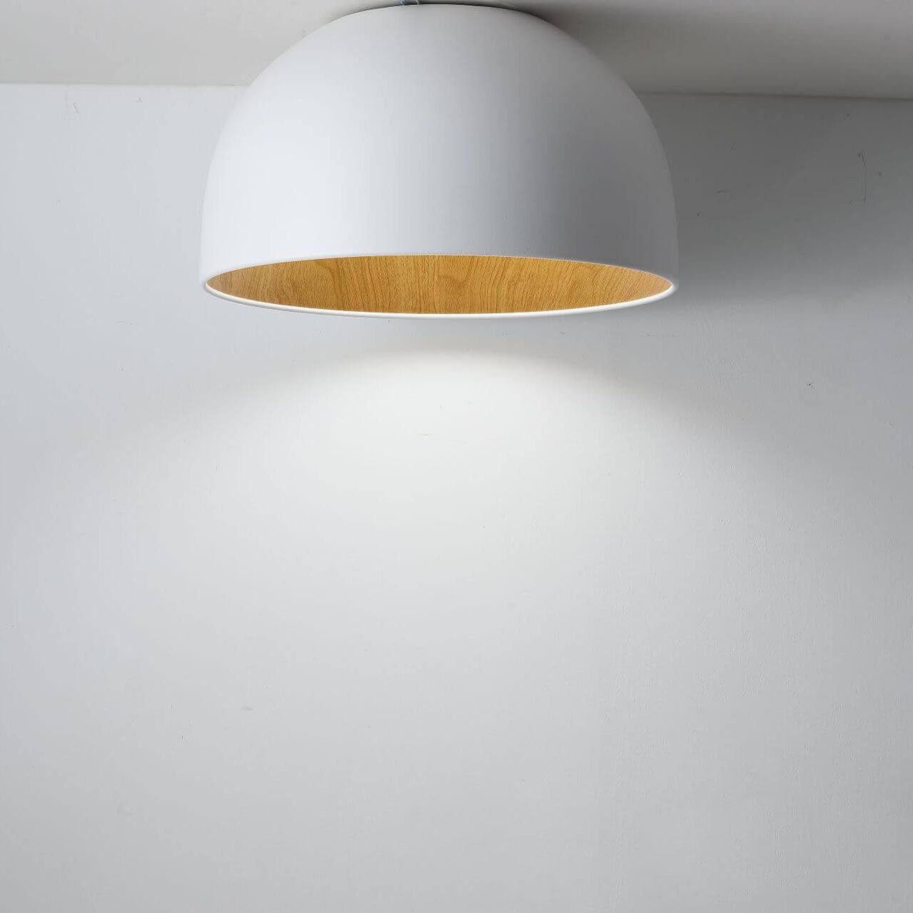 Garduru Minimalist LED Deckenleuchte | Holzschale | Eisen | Flach- & Schrägdesign | Warmes & Weißes Licht | Modern & Stilvoll