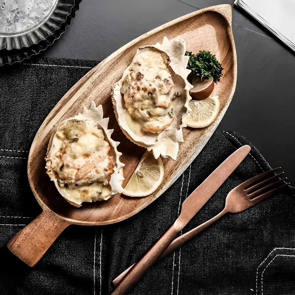 Blattförmiger Holzservierteller