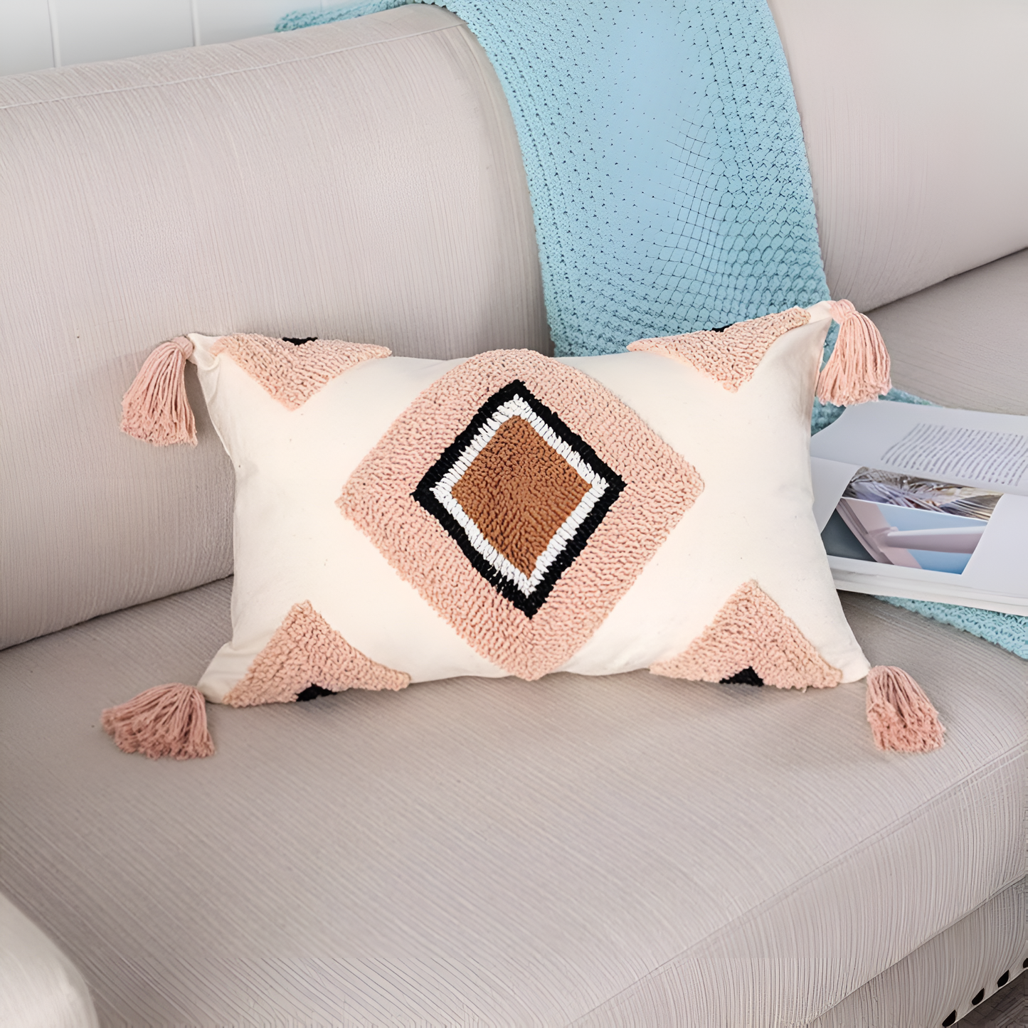 Geplüschter bestickter Boho-Kissenbezug
