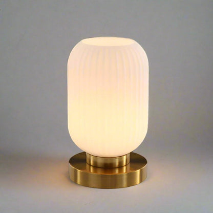 AmberGlow – Luxus Tischlampe mit skandinavischer Wärme