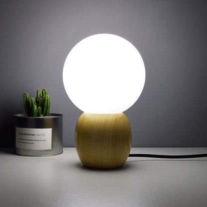Elegante Nachttischlampe mit Holzfuß und Glasschirm | GlowLuxury