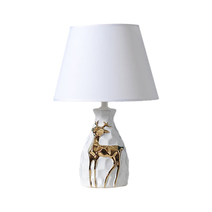 Garduru – Elegante Hirsch Vase Tischlampe für eine warme Atmosphäre