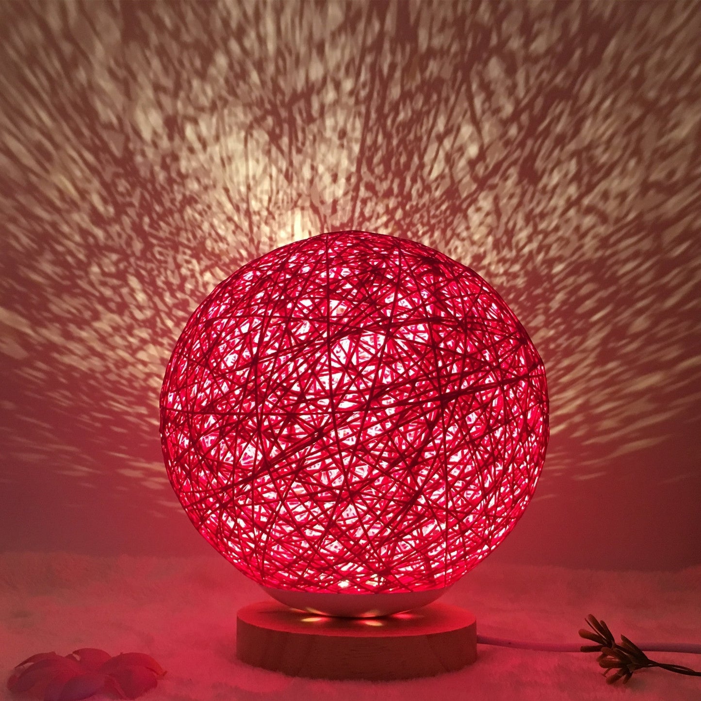Garduru-Rattan-Tischlampe