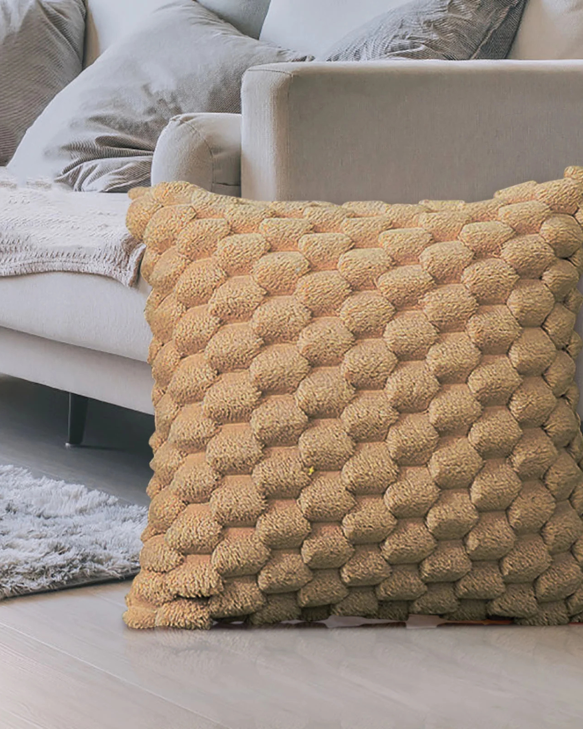 Embrace – Luxuriöses Plüsch-Dekorkissen mit üppiger Textur für eleganten Komfort