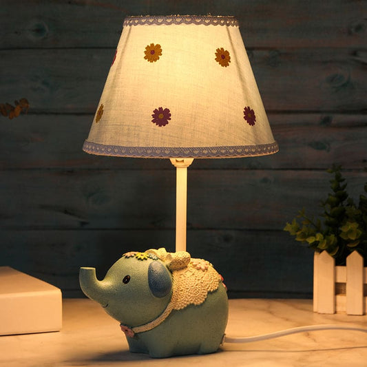 Dekorative elefantenförmige Tischlampe aus hochwertiger Keramik mit LED-Beleuchtung