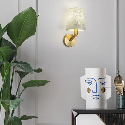 Garduru - Elegante Stoff-Wandlampe im Blumenlook für gemütliche Räume