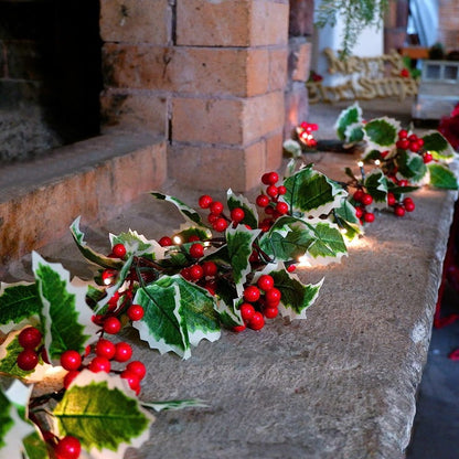 Weihnachtslichtergirlande mit Stechpalme – Für eine festliche Atmosphäre