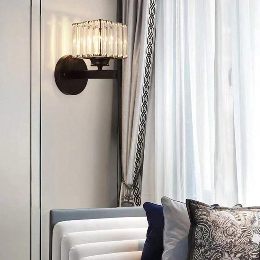 Kristallglas-Wandleuchte mit modernem Armdesign