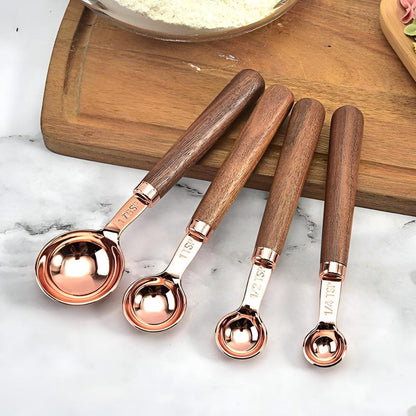 CopperLuxe – Stilvolle Edelstahlmessbecher & -löffel mit Holzgriff