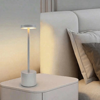 AvaLite - Minimalistische LED-Schreibtischlampe