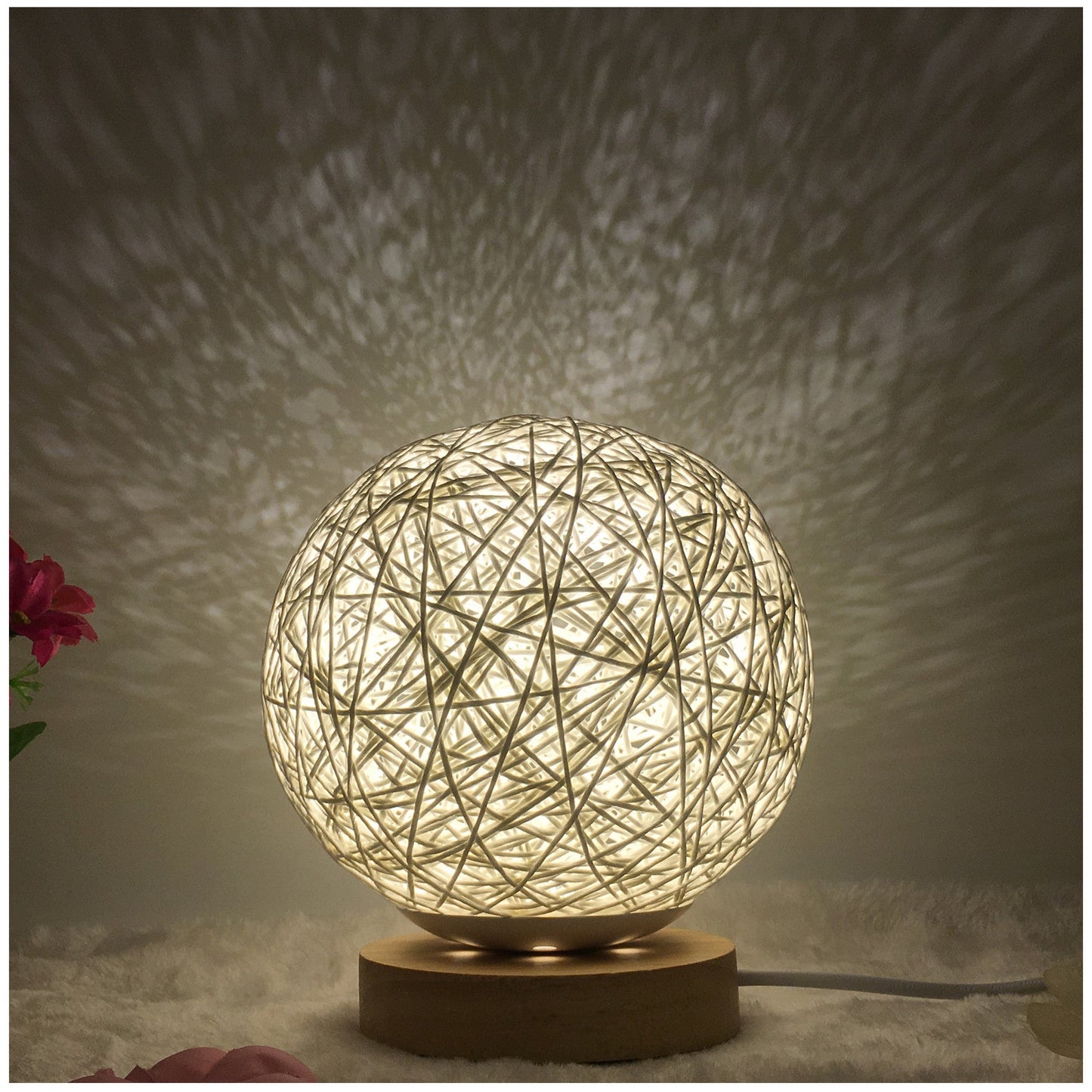 Garduru-Rattan-Tischlampe