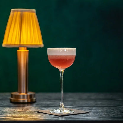 LuxeLoom – Kabellampe mit raffiniertem Stoffschirm und LED-Beleuchtung