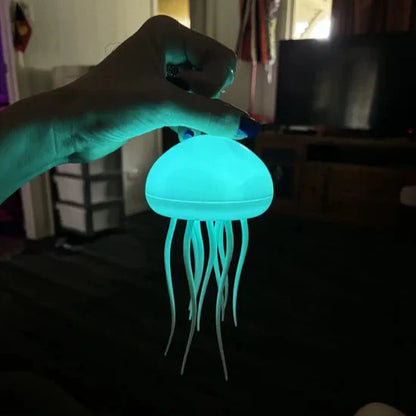 Farbwechselnde Quallenlampe – USB wiederaufladbare LED Nachtlicht für entspannende Atmosphäre