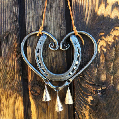Glücksbringende Liebes-Windspiel-Ornamente aus Stahl