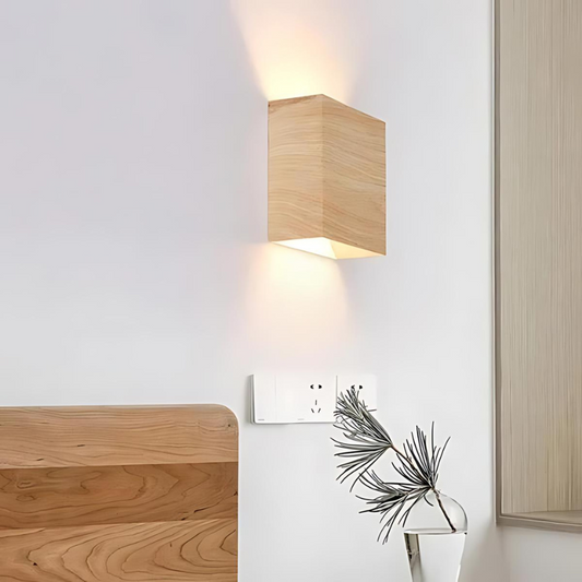 Garduru - Elegante Eichenholz-Wandleuchte mit warmem LED-Licht