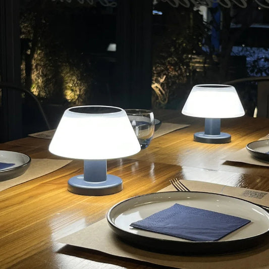 SolarGlow – Nachhaltige Tischlampe mit modernem Design