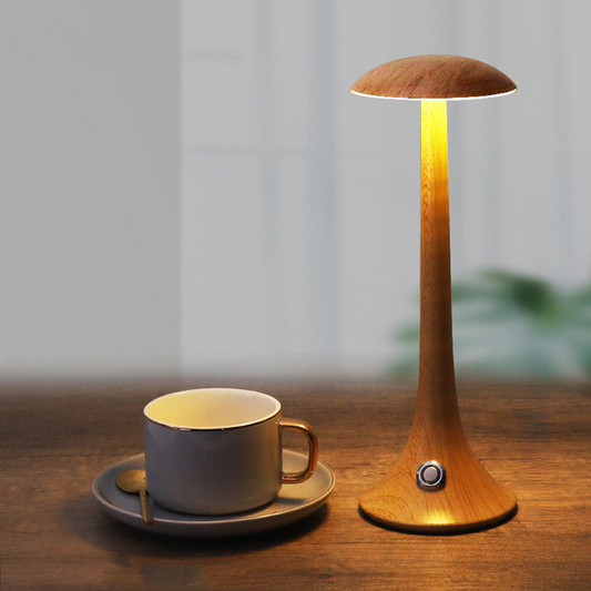 MushLume – Stylische Holz Tischlampe mit kabelloser Flexibilität