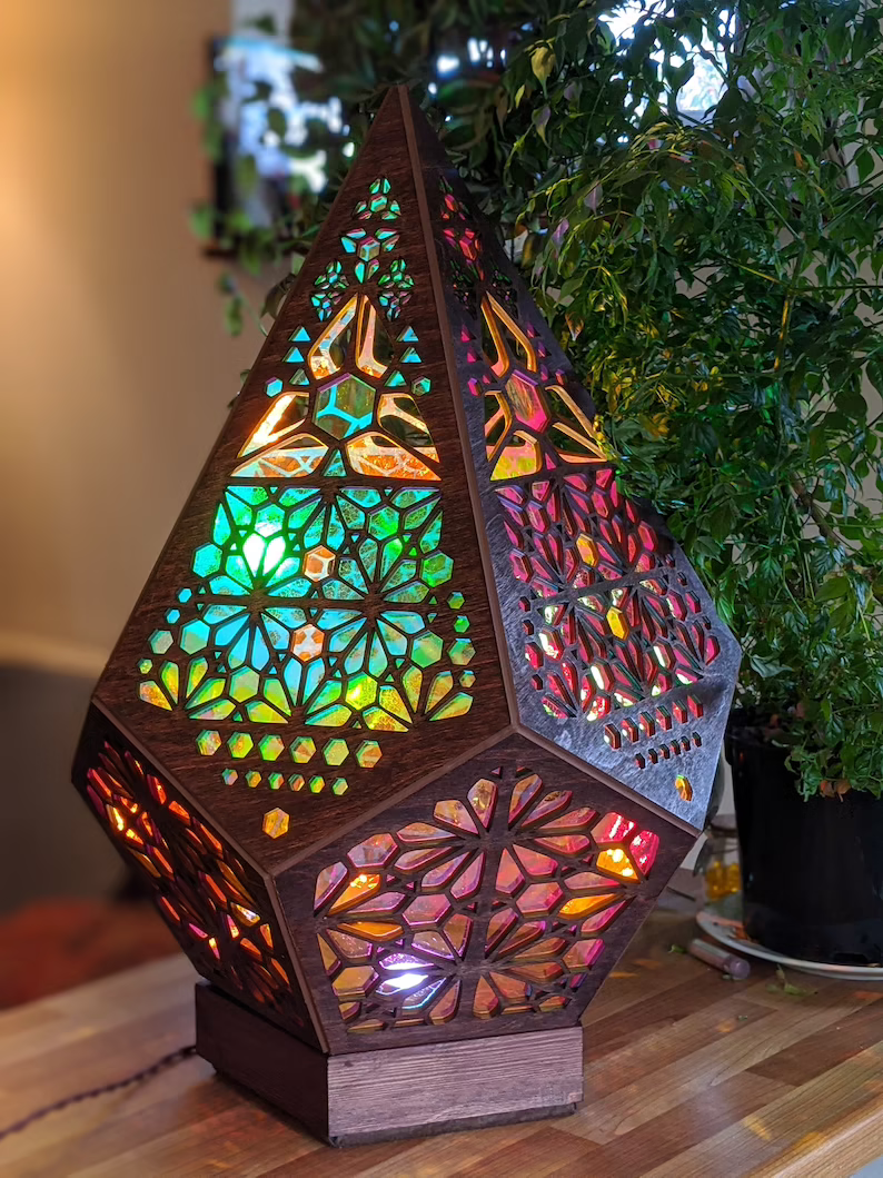 Böhmische Meditations-Stehlampe aus Holz
