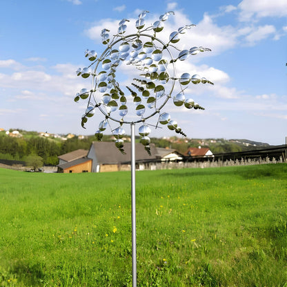 Einzigartige und magische Windmühle aus Metall