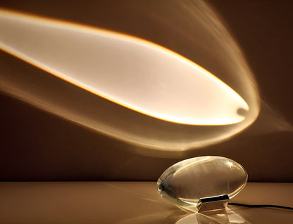 Garduru - Magische LED Lampe mit Prisma für himmlisches Ambiente