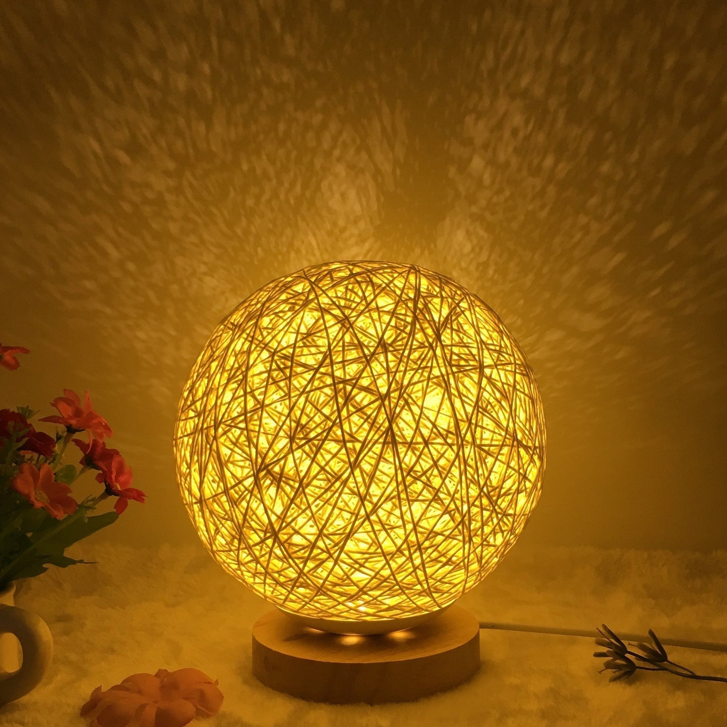 Garduru-Rattan-Tischlampe
