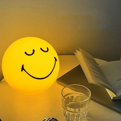 Garduru - Tragbare Smiley Lampe aus weichem Silikon mit warmer LED-Beleuchtung