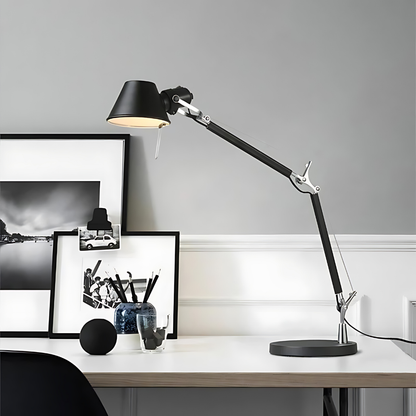 Garduru | Verstellbare LED-Arbeitsleuchte im Industriedesign