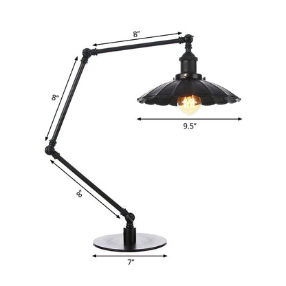 Garduru Glamour | Skulpturale Metall-Tischlampe im Retro-Stil